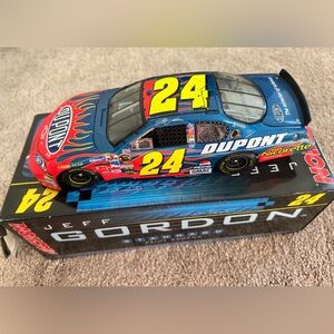 Jeff Gordon DuPont Race Car Model